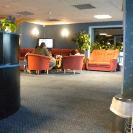 Hotel Stroomi 2*