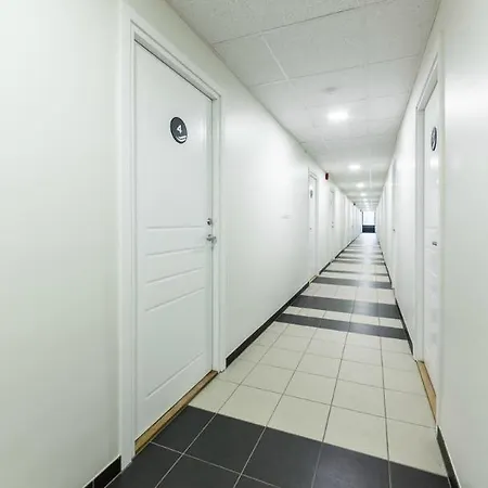 Stroomi Hotel 2*